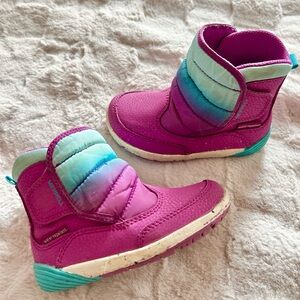 Merrell Unisex-Child Bare Steps Puffer Snow Boot. US toddler 8.5. Used